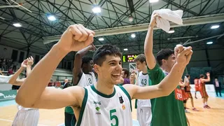 Clínicas Rincón da la campanada y elimina a Sammic. Araberri, contundente semifinalista