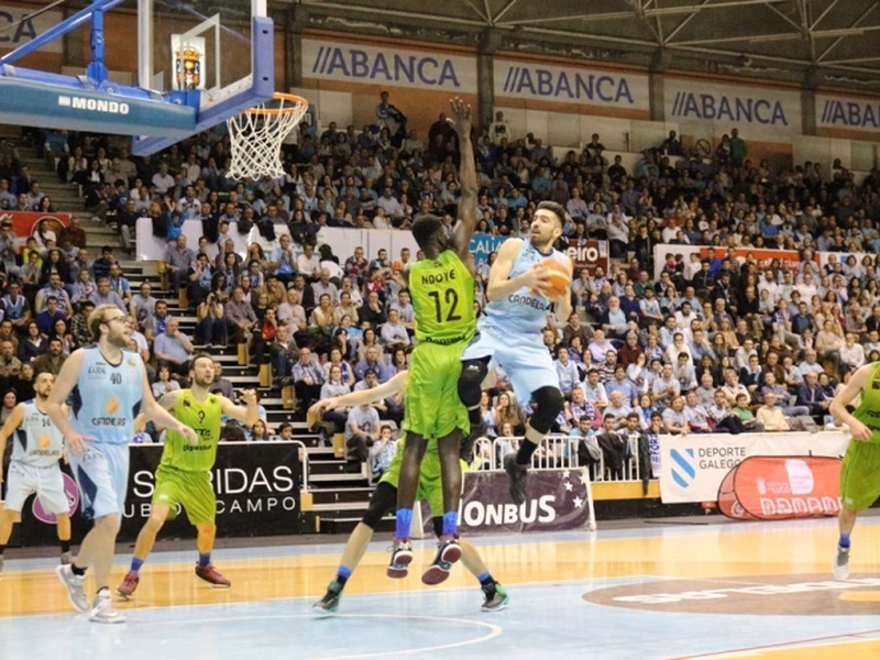 El GBC asalta Lugo al ritmo de Carlson; Peña lidera la remontada del Barça en Ourense