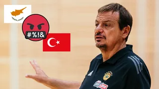 Un mensaje político del público enfurece a Ataman y acaba expulsado