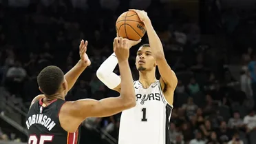 Wembanyama ya domina: su primer partidazo en la NBA