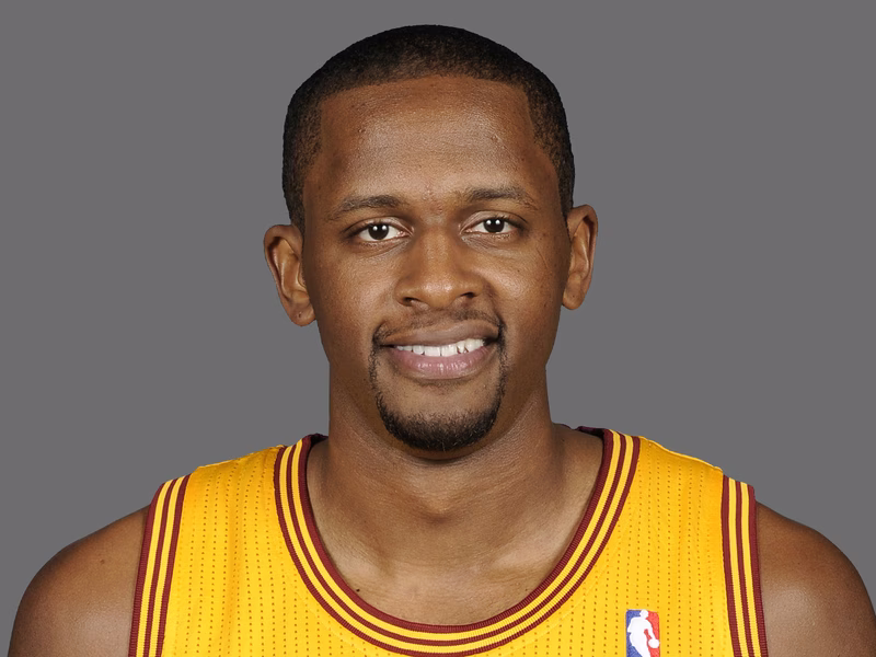 Kevin Durant y Damian Lillard superan los 40 puntos, y C.J. Miles anota 10 triples
