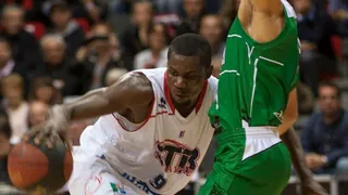 La Bruixa d’Or cierra el fichaje de Kouguere; Rost renueva con CB Canarias