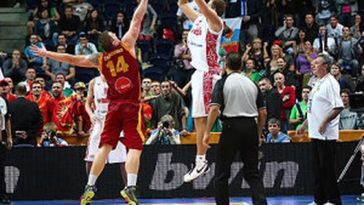 Eurobasket 2011, Grupo F (J3): Eslovenia será la rival de España en cuartos. Victoria de trámite de Grecia ante Georgia. <i>Buzzer Beater</i> milagroso de Monya para tumbar a Macedonia