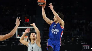 Euroliga (J20): Larkin, 45 de valoración. Alba consigue la 7ª. Vezenkov brilla con Oly