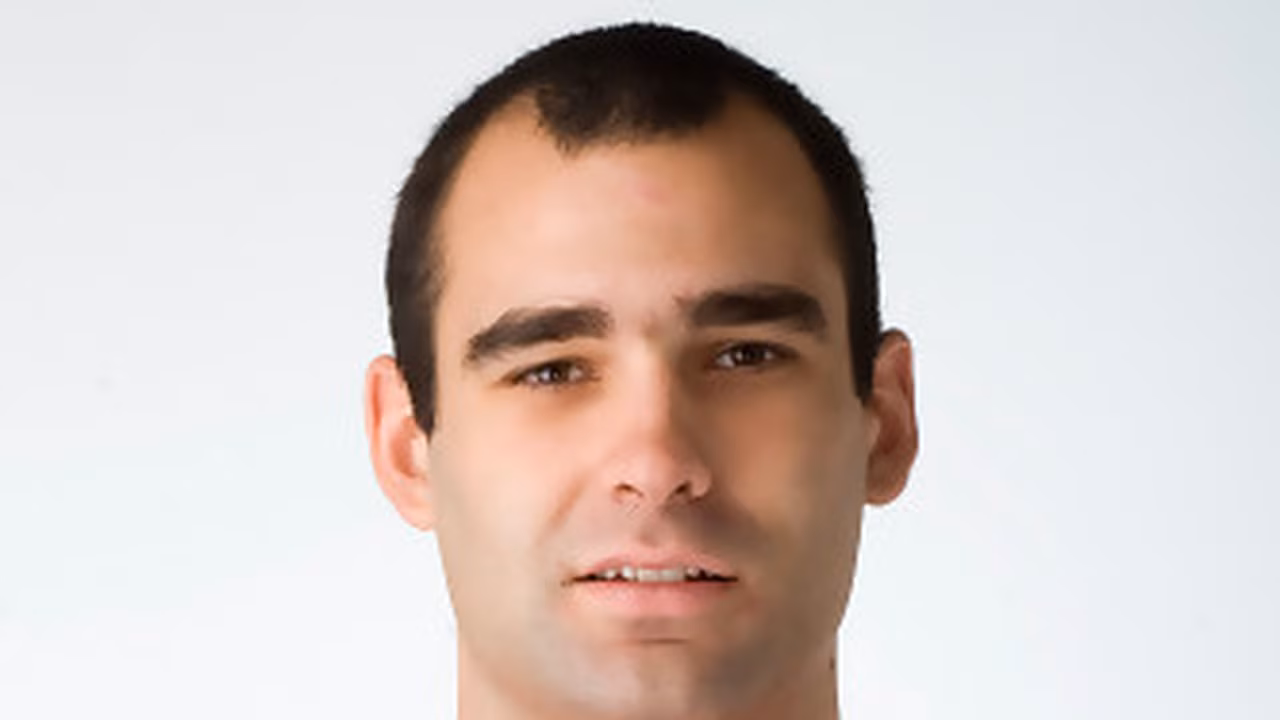 Juan Labiano se convierte en la 6ª renovación de Ángel Jareño para el debut en Oro del Grupo Iruña Navarra