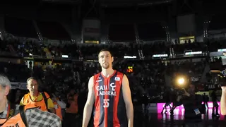 Caja Laboral sigue firme  venciendo a un Asefa Estudiantes que dio buena imagen en Vitoria (89-74)