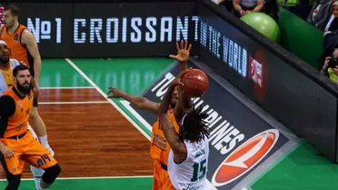 Valencia Basket consigue el mejor registro del top 16 ante Limoges (91-84)