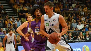 Daniel Kickert eclipsa el regreso de Josh Childress y brillan los ex-ACB de Illawarra