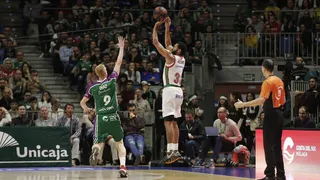 El Baskonia ahoga al Unicaja y asalta el Carpena (64-81)