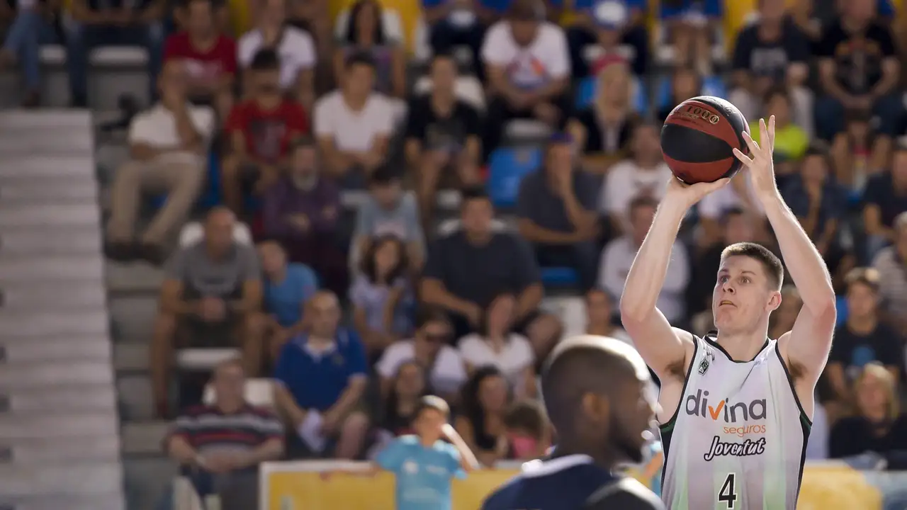 Analizando a Conor Morgan, un interior moderno para el Divina Seguros Joventut