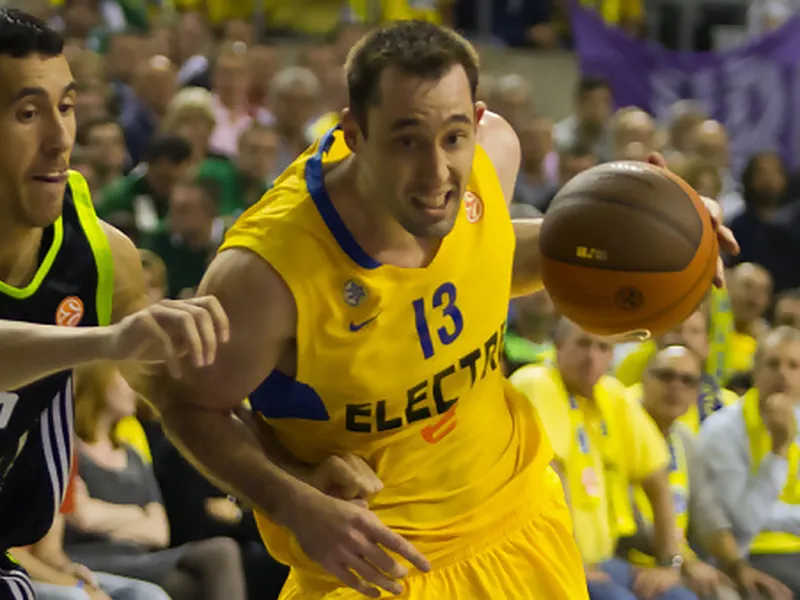 Especial F4: Un superlativo Eidson acaba con las esperanzas blancas en su regreso 15 años después (82-63)