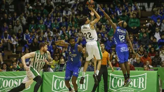 Almazán lidera desde el trabajo la gran victoria de Coosur Betis en el debut de Erick Green (79-66)