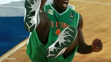 El marfileño Charles Abouo cierra el perímetro del Quesos Cerrato Palencia