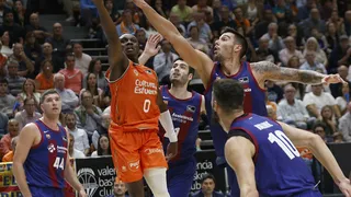 El mejor partido del fichaje estrella del Barça no sirve para ganar