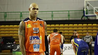 Rowley y Berhanemeskel completan la plantilla de Araberri. Andujar, temporero en Palencia