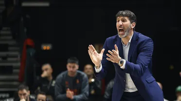 Mumbrú estalla y castiga a sus jugadores antes de la Copa