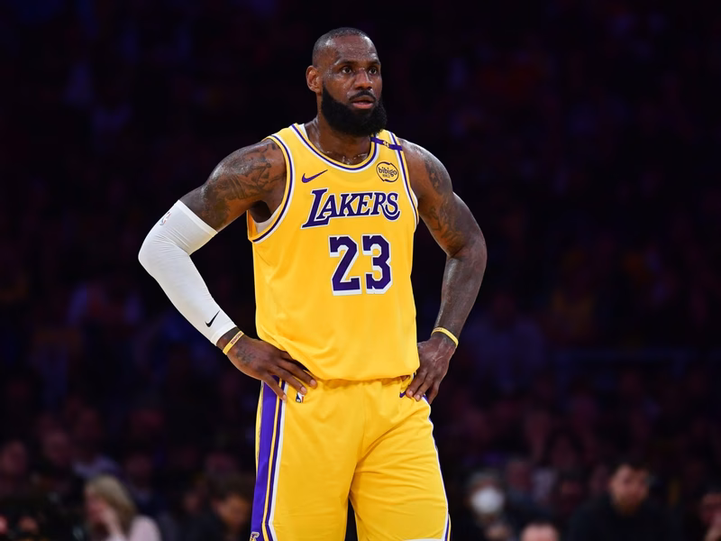 El problema de los $50 millones que podría alejar a LeBron de los Lakers