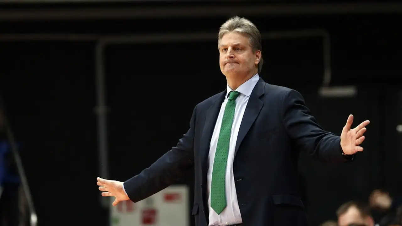 Baloncesto Sevilla apela al “más vale tarde” para destituir a Scott Roth