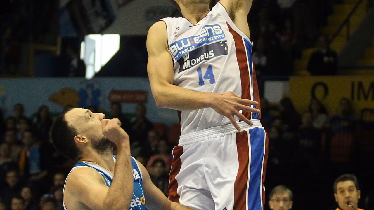 Levon Kendall deja Blusens Monbus; ¿hora de fichar por un grande?