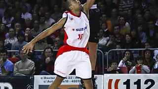 Markota regresa a Bilbao a la espera de más movimientos. Carmichael, damnificado