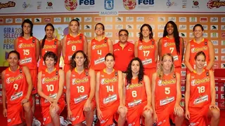 Sancho Lyttle lidera una preselección para el Mundial marcada por los regresos de Marta Fernández y Nuria Martínez. También se presenta el calendario de la LF 2010-11 con la duda de Olesa