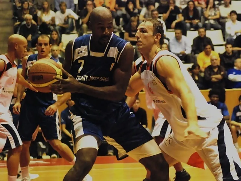 Darryl Middleton habla sobre la lesión de Echols y la polémica generada