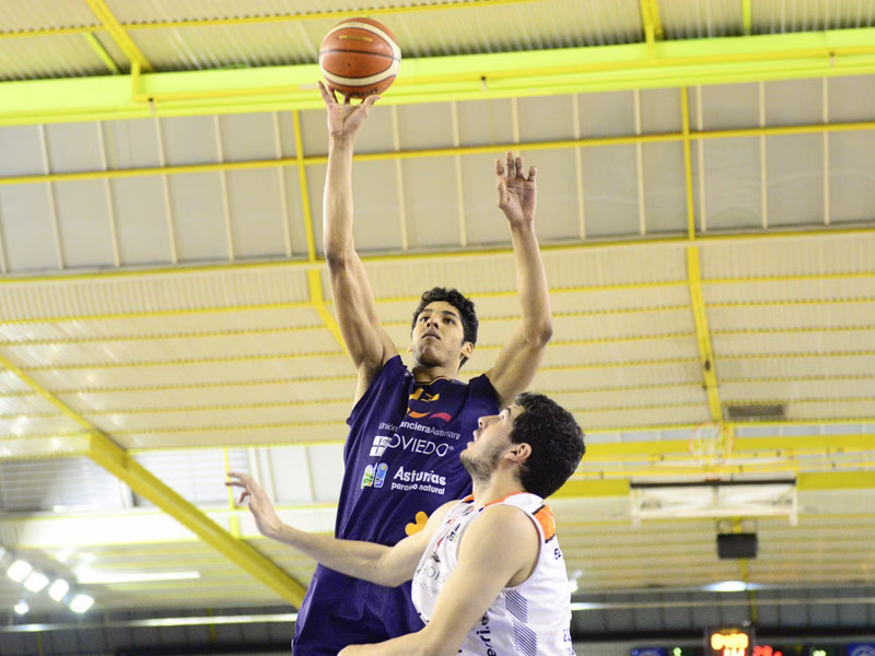 Oviedo, a un triunfo de jugar la Copa como anfitrión. Paso atrás de Palencia y GBC