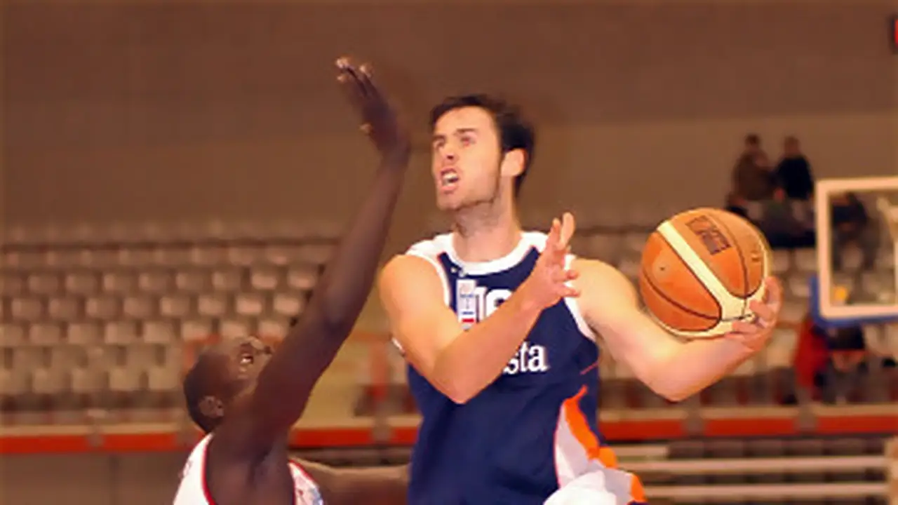 Unicaja cede a Pablo Almazán al CB Plasencia