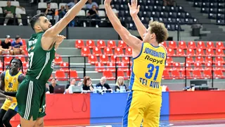 “Aquí… se les oye”: Jokubaitis compara la afición del Barça Basket con la de Israel