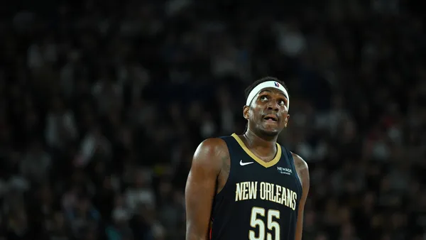 Los Lakers firman al pívot que nadie esperaba y el fichaje más grande aún está por llegar