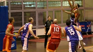 Akasvayu Vic cierra la plantilla con sorpresa