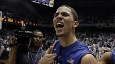 Universo NCAA: Austin Rivers, el hijo de “Doc”, gana sobre la bocina el mayor clásico universitario (85-84)