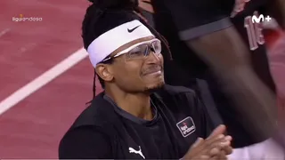 Lágrimas y homenaje en el Nou Congost: Moneke se reencuentra con la afición de Manresa