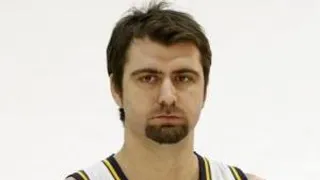 Mehmet Okur deja el baloncesto. Enes Kanter: “Gracias a él me convertí en fan de los Jazz”