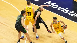 Playoffs ACB: La Penya arrolla a un errático Tenerife (100-68)
