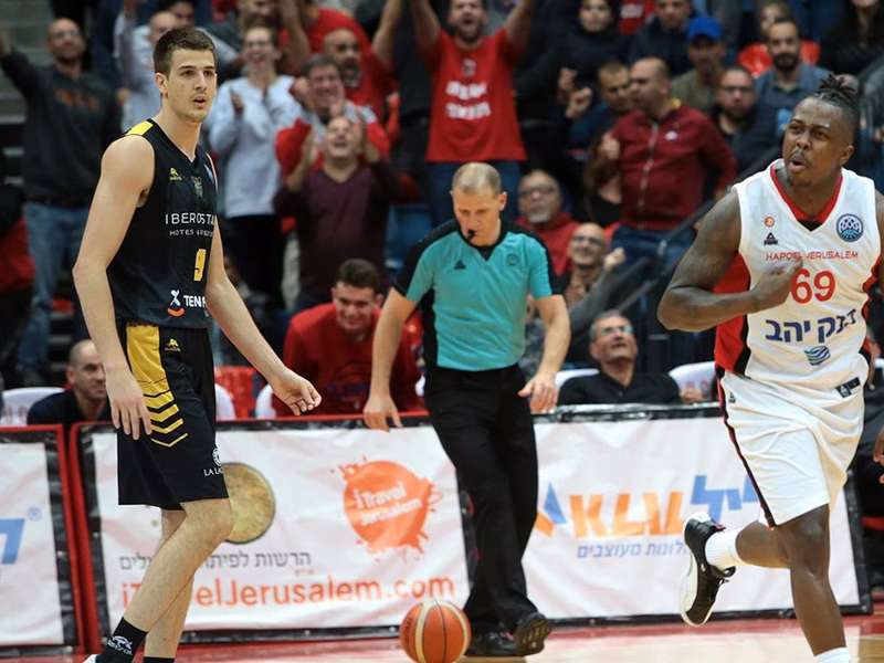 Hapoel e Iberostar Tenerife lo dejan todo para el segundo partido (75-73)