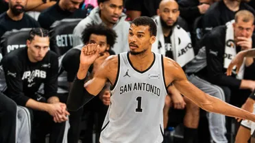 ¡En el último segundo, Victor Wembanyama atraca a los Suns y manda a los Spurs a los playoffs!