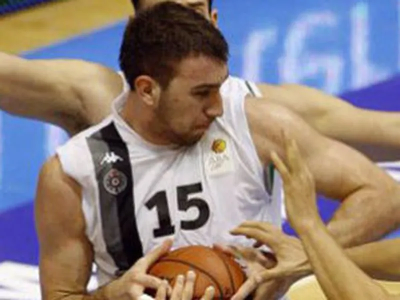 Musli se reivindica en Partizan mientras Caja Laboral sigue sin juego interior