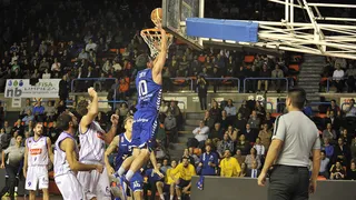 Palencia no perdona. Slezas (35 valoración) se exhibe ante un Clavijo gafado