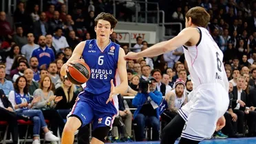 Matt Janning dinamita la remontada del Madrid y alarga la eliminatoria (75-72)