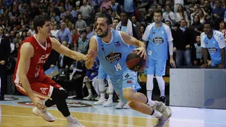 Salva Arco, carácter de líder