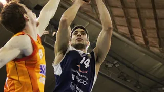 Cambio de cromos en el CAI: Se va Fontet, llega Juan García