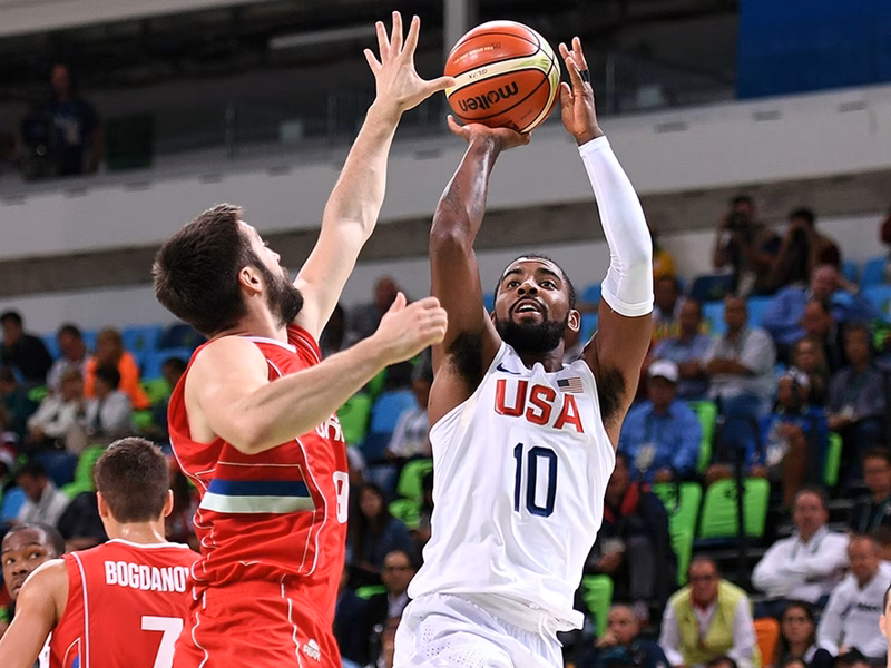 Bogdanovic falla el tiro decisivo en un partido difícil para EEUU (94-91)