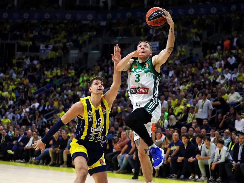 Dos exjugadores ACB en la cuerda floja de Ataman y se busca fichaje
