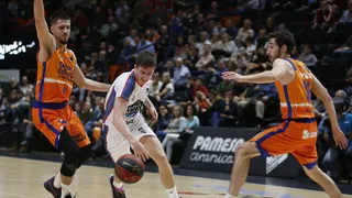 El oficio de Valencia puede con el Obradoiro de Dejan Kravic (86-76)