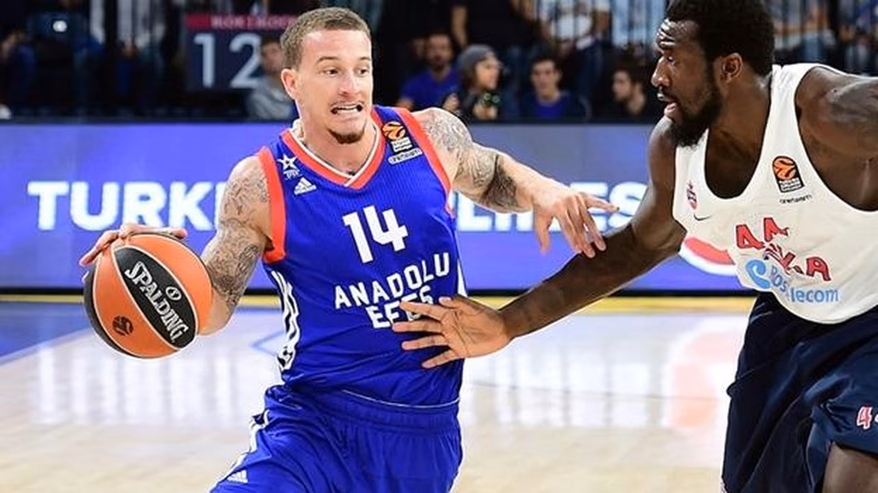 Josh Adams, potencia y velocidad para el puesto de base en el Unicaja