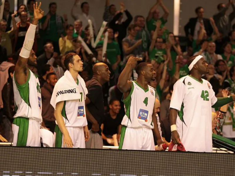 Nanterre conquista el Palau, Unicaja convence, Obradovic aplasta a Messina