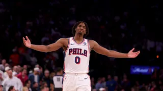 Tyrese Maxey se disfraza de Tracy McGrady: ¡siete puntos en 30 segundos!