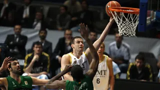 Nole Velickovic firma con el Brose Baskets