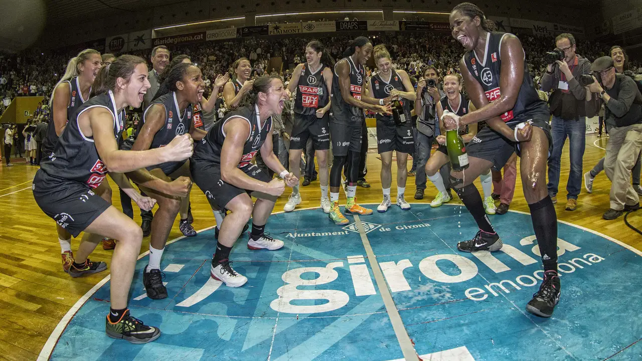 El Spar Citylift Girona barre al Perfumerías y consigue la primera liga de su historia